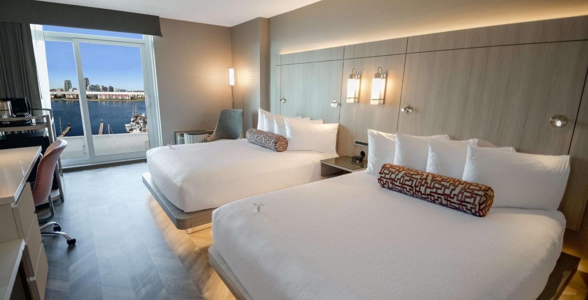 Queen Room,1574697911:JPEG