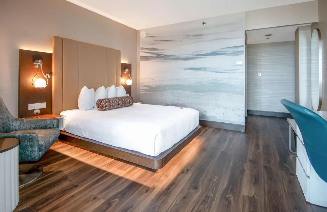 Coast Victoria Hotel & Marina By Apa-1